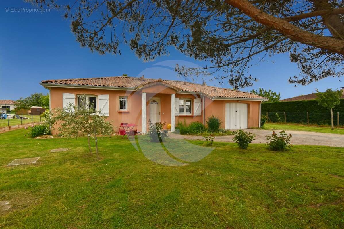 Maison 93 m² à Saint-Etienne-De-Tulmont  - photo 8