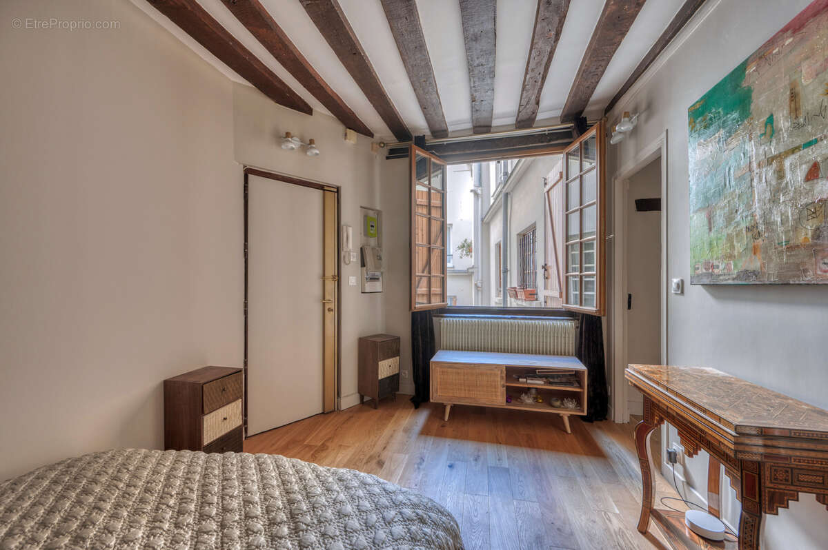 Appartement à PARIS-3E