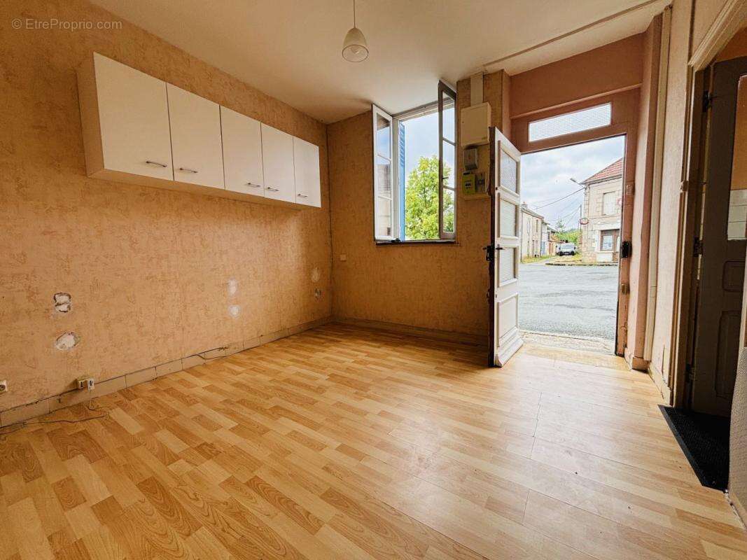 Maison 40 m² à Clugnat  - photo 2