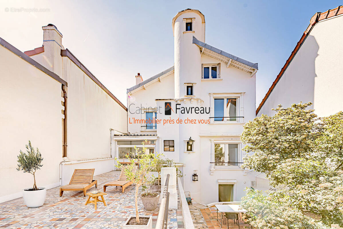 Maison à L&#039;HAY-LES-ROSES