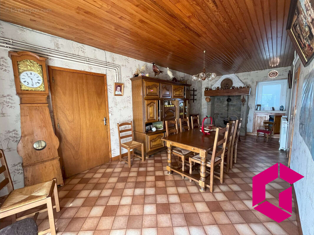 Maison à CHAMPETIERES