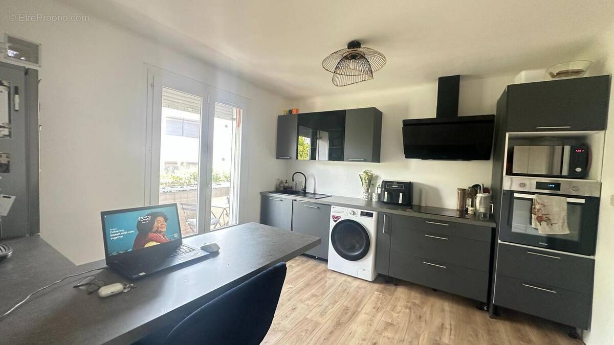 Photo 1 - Appartement à CHATEAUNEUF-LES-MARTIGUES