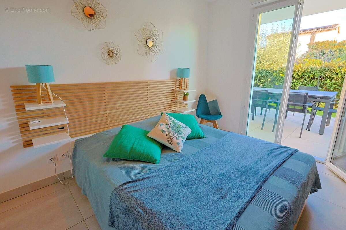 Appartement à VALLAURIS