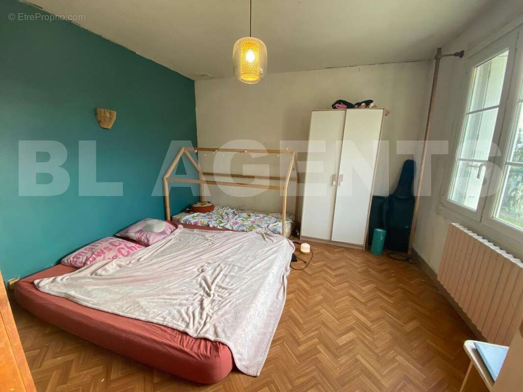 WhatsApp Image 2025-12-09 à 08 - Maison à YVRE-LE-POLIN