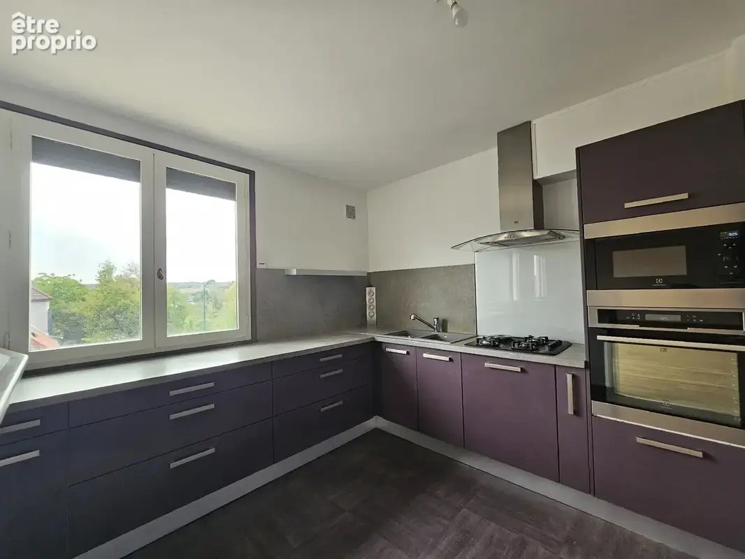 Creuzier le vieux 106 m2 dependance et piscine hors sol - photo 3