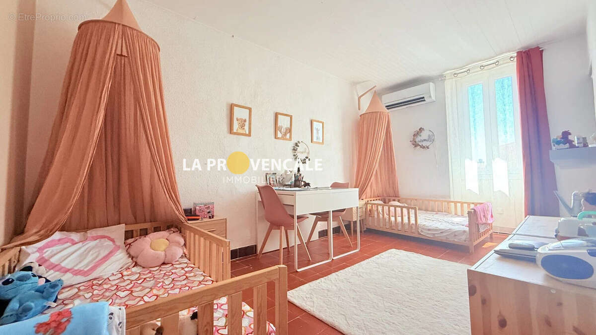 Maison à POURRIERES