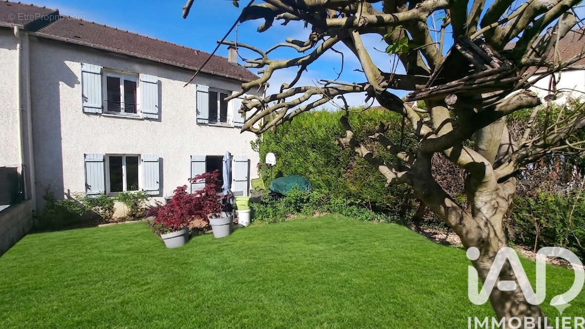 Photo 1 - Maison à CHAMPS-SUR-MARNE
