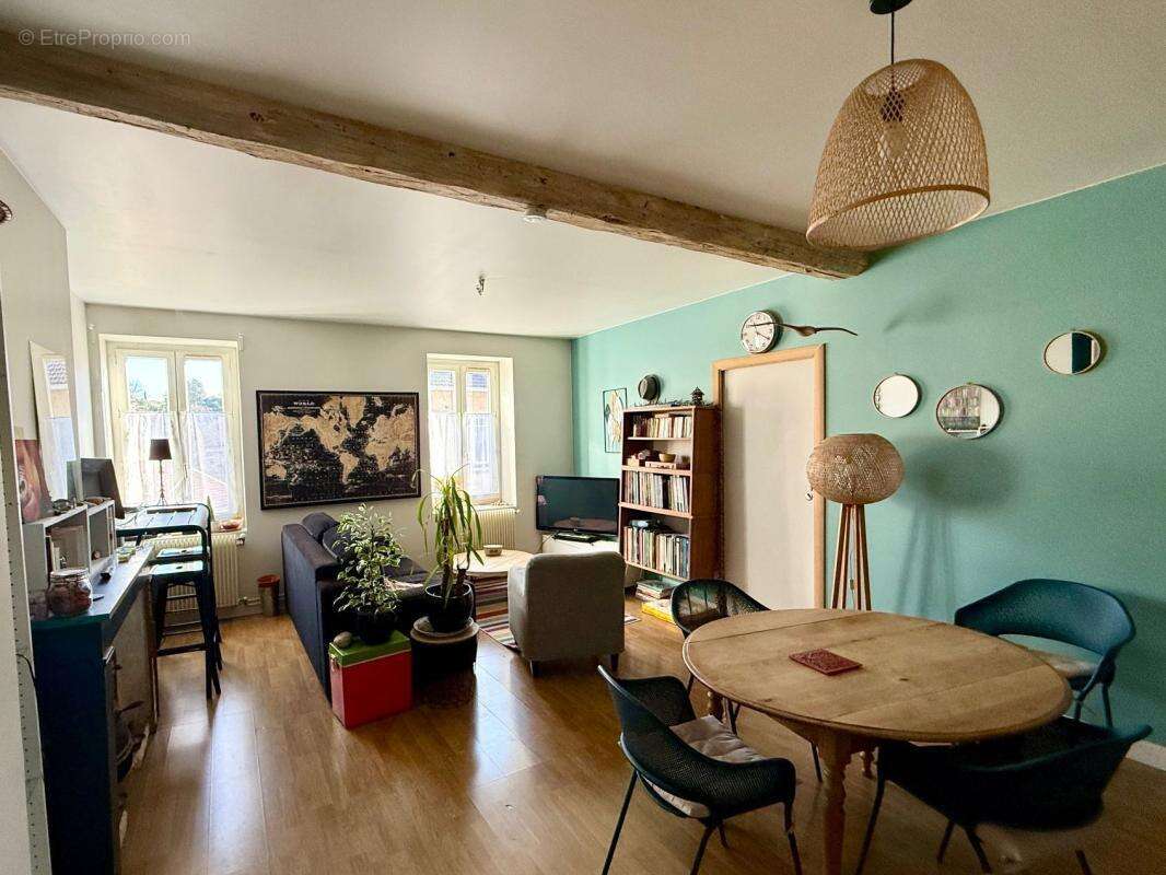 Appartement à FONTAINES-SUR-SAONE