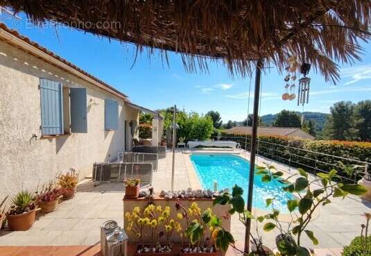 Maison 8 pièces / 100 m² / 425 000 EUR / SALERNES - photo 3
