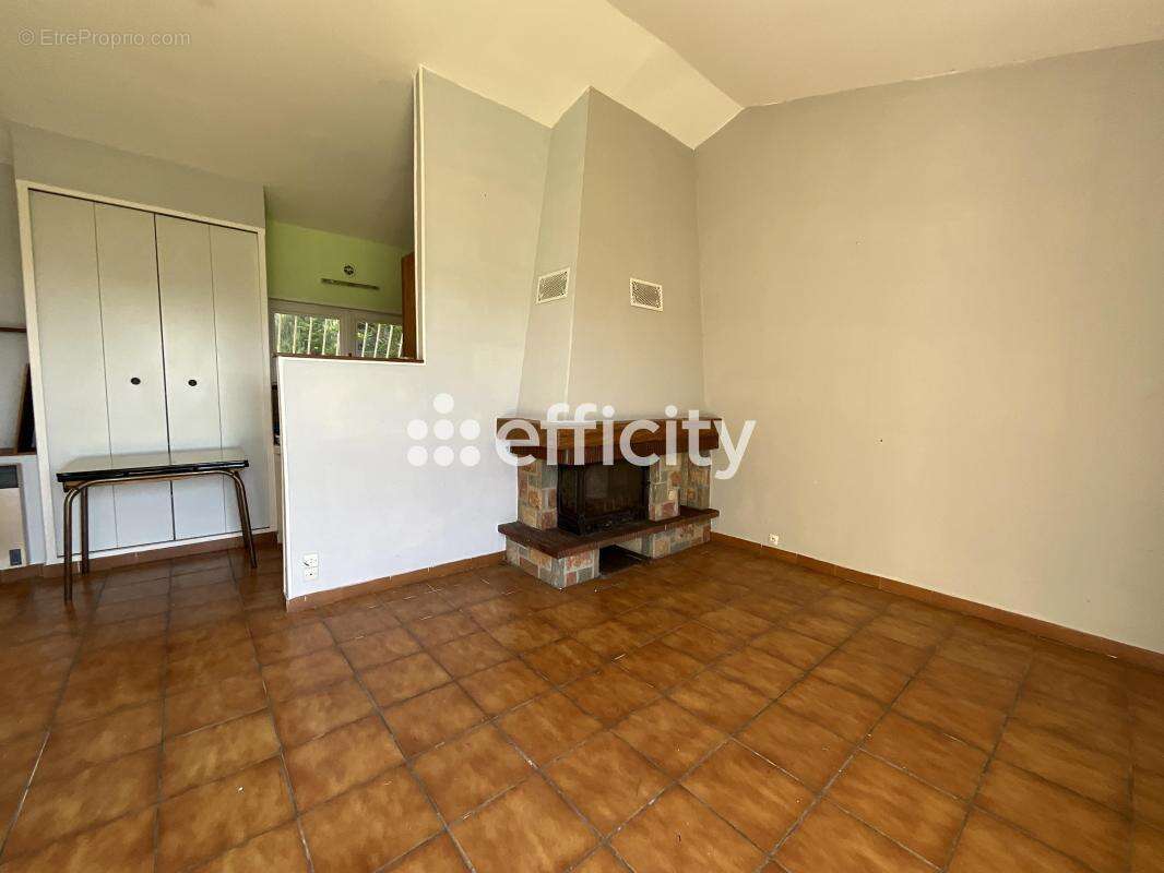 Maison 215 m² à Coux  - photo 12