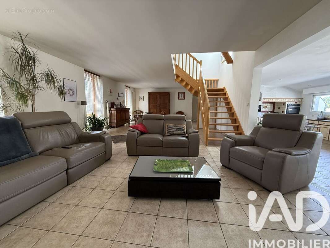 Appartement 173 m² à Belz  - photo 2