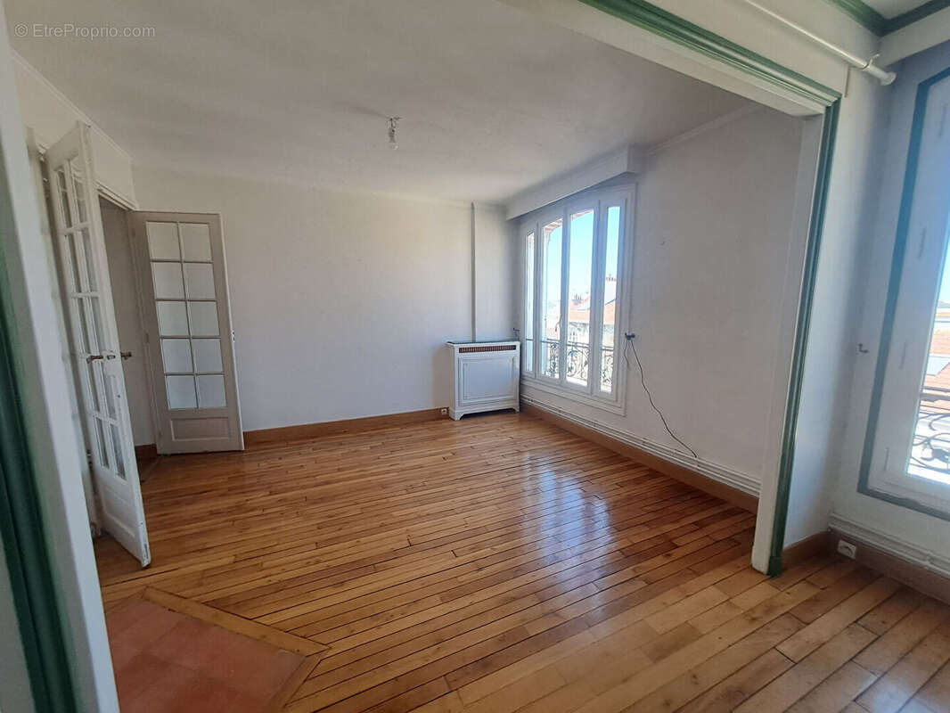 Appartement  3 Pièces  de caractère 55,67 m² MONTROUGE - photo 5