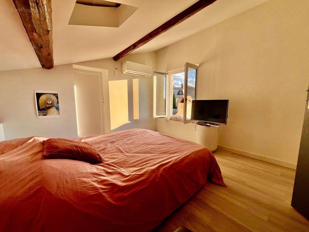 Centre d'Uzès, beau duplex rénové et climatisé - photo 6