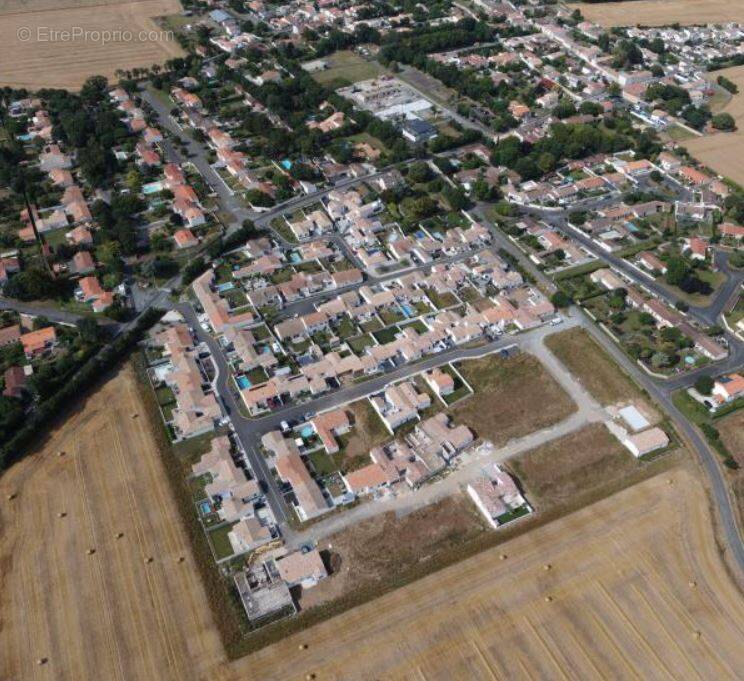 Terrain à BOURGNEUF
