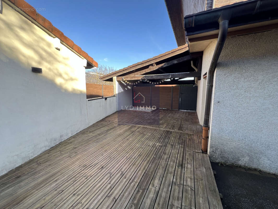 Appartement T3 avec grande terrasse - photo 4