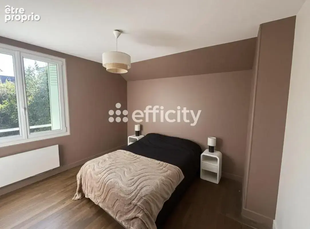Maison 4 pièces 80 m² à vendre à Plaimpied-Givaudins (18340) - photo 9