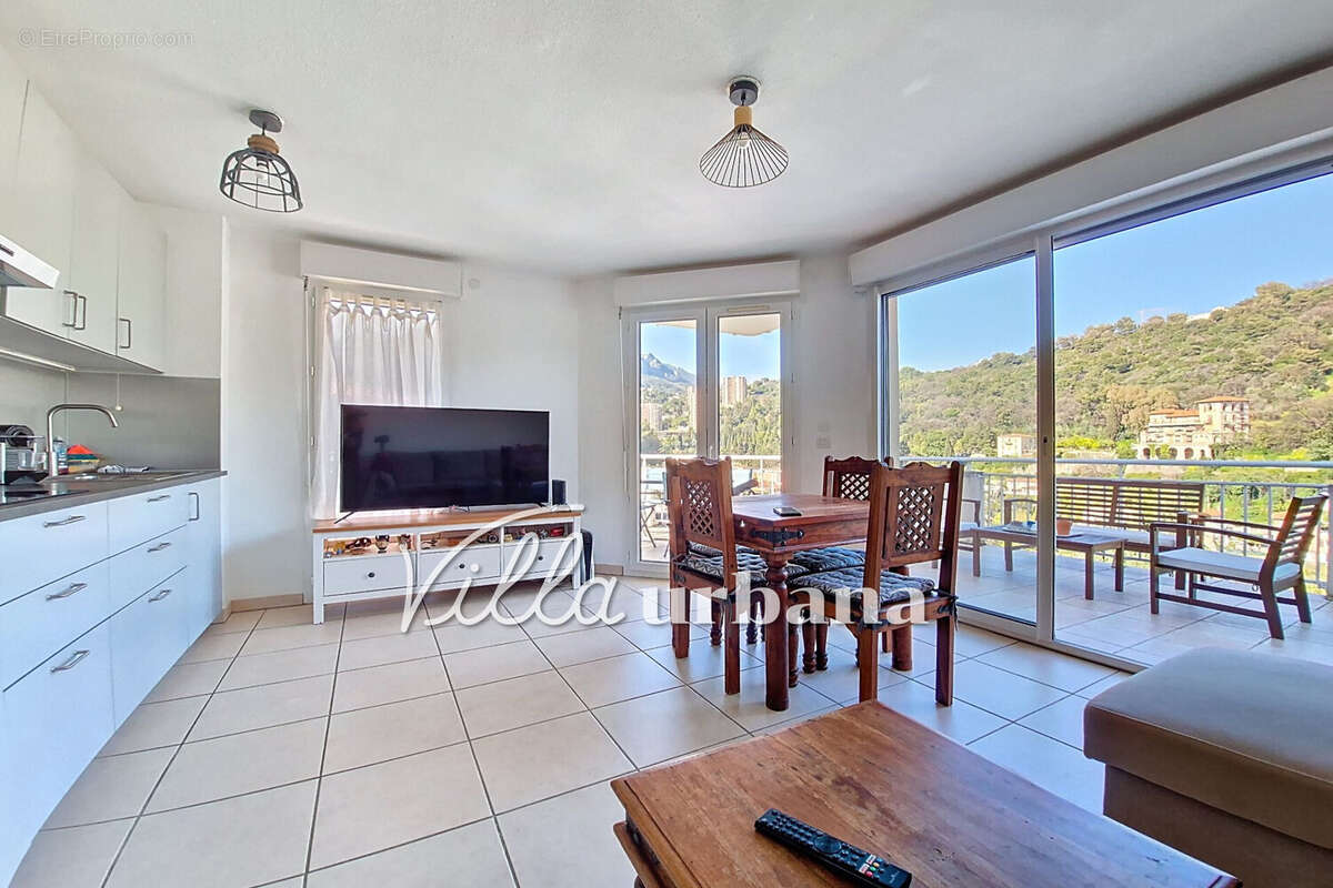 Appartement à ROQUEBRUNE-CAP-MARTIN