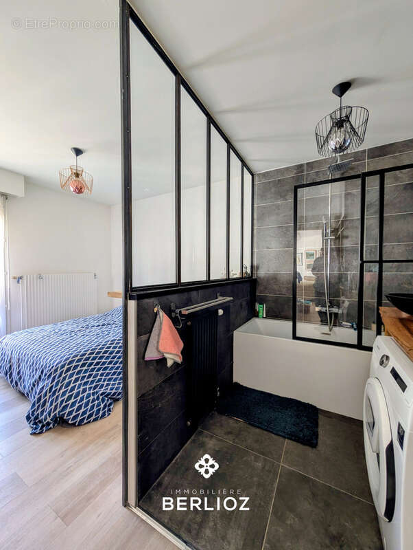 Appartement à CHALLES-LES-EAUX