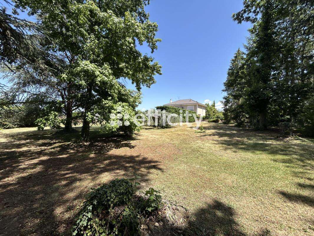 Maison à COMMELLE-VERNAY