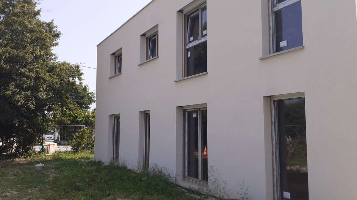 Maison à ECHIROLLES