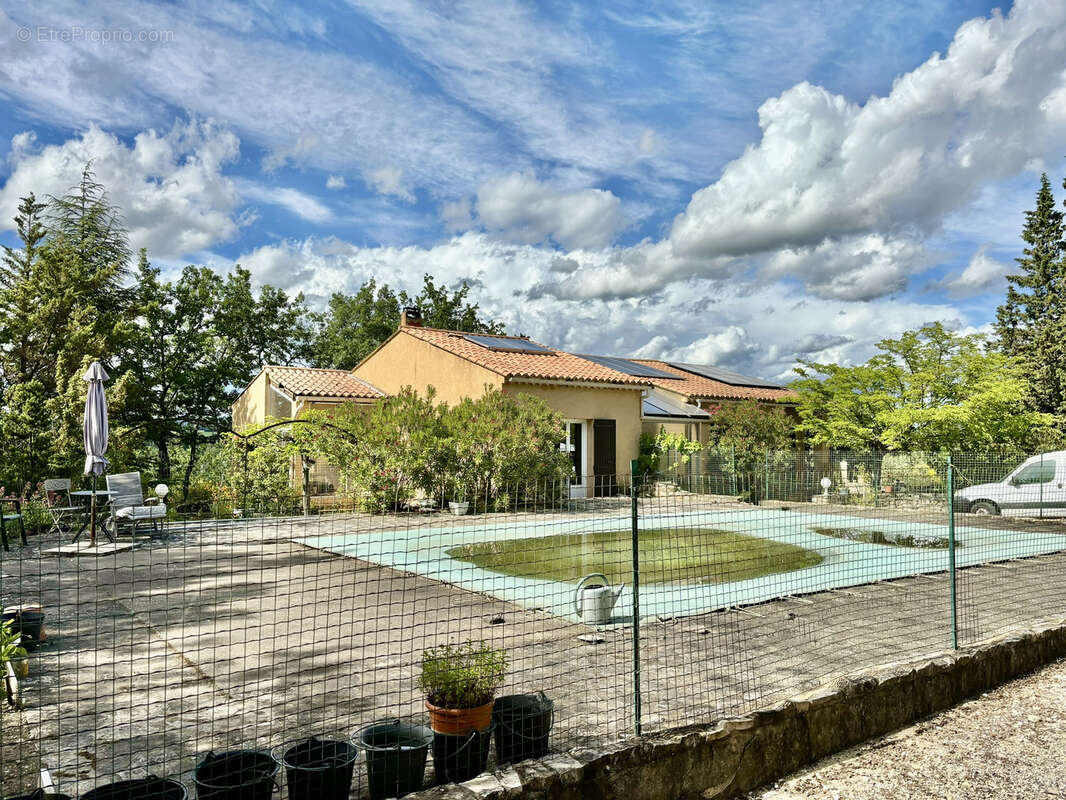 Maison à VAISON-LA-ROMAINE
