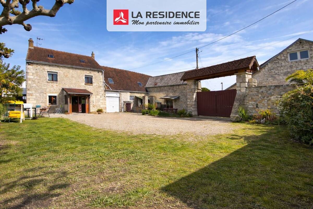 Maison à LIMETZ-VILLEZ