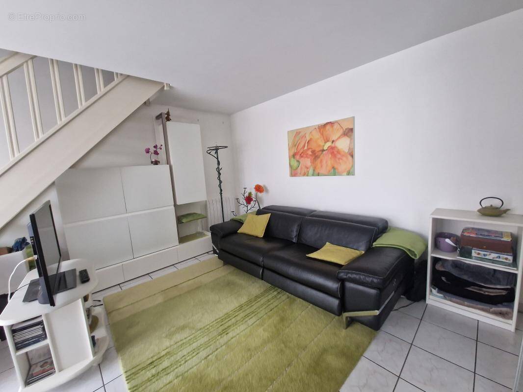 Appartement à SAINTE-GENEVIEVE-DES-BOIS