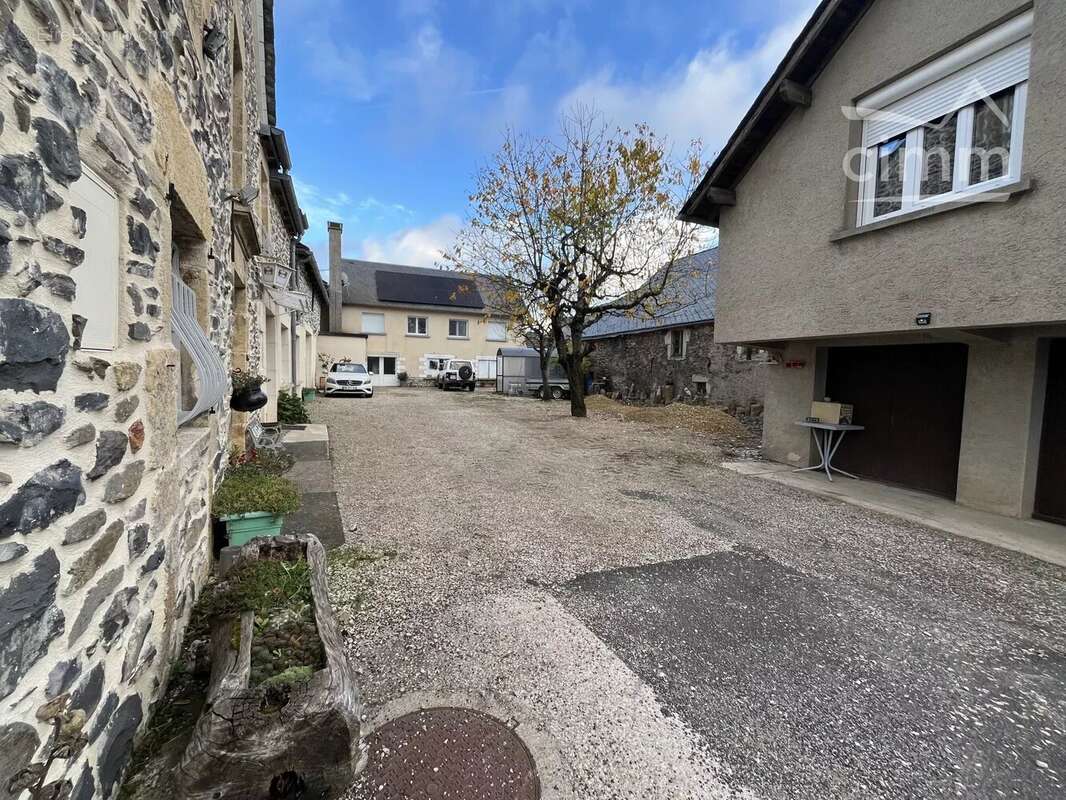 Ensemble immobilier au cœur de l'Aubrac - photo 12