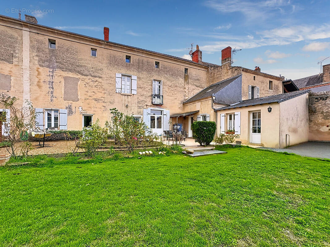 Maison à DOUE-LA-FONTAINE