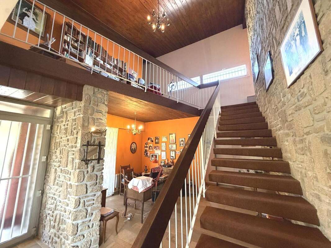 ACCES ETAGE
