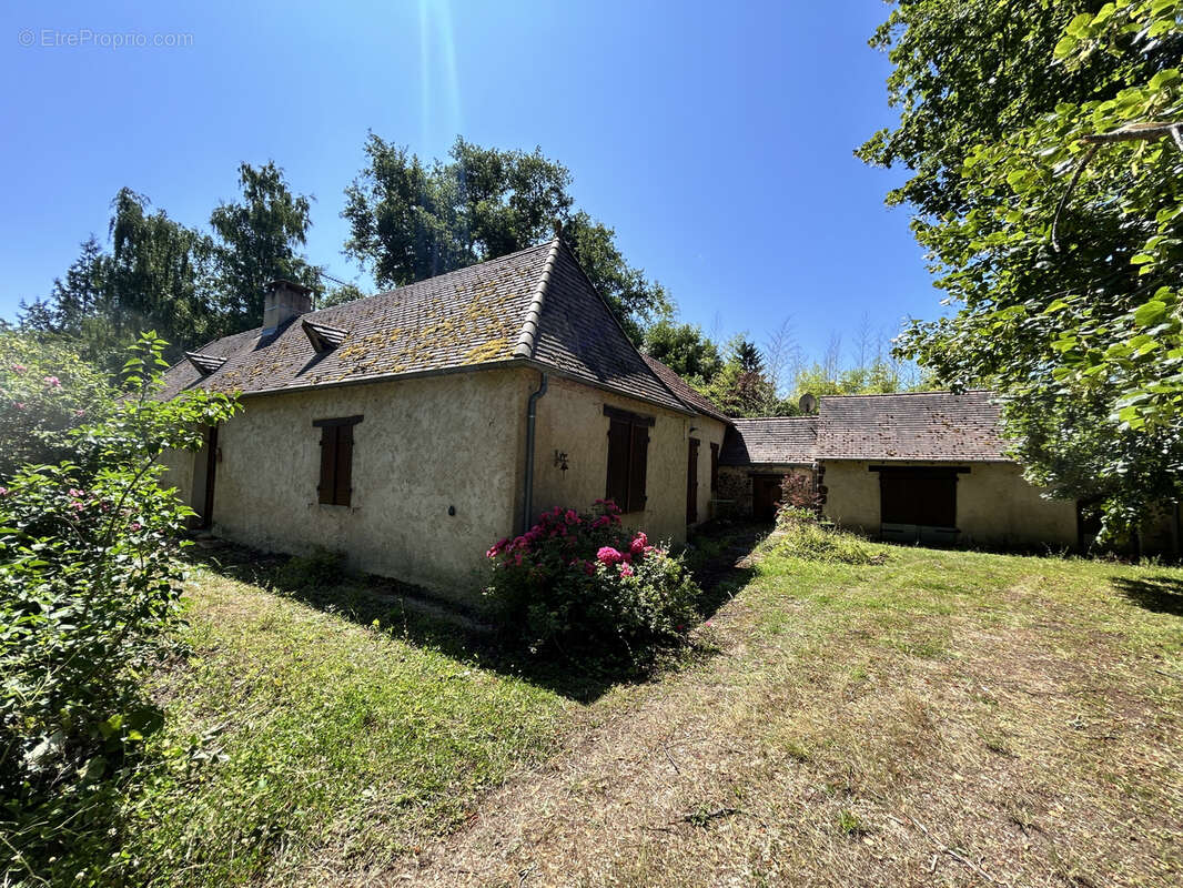 Maison à ROUFFIGNAC-SAINT-CERNIN-DE-REILHAC