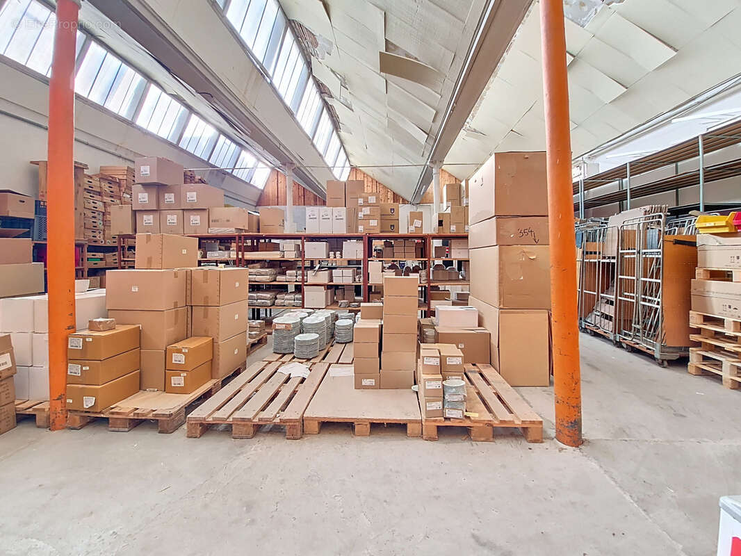 Local polyvalent de 1 220 m2 - photo 7