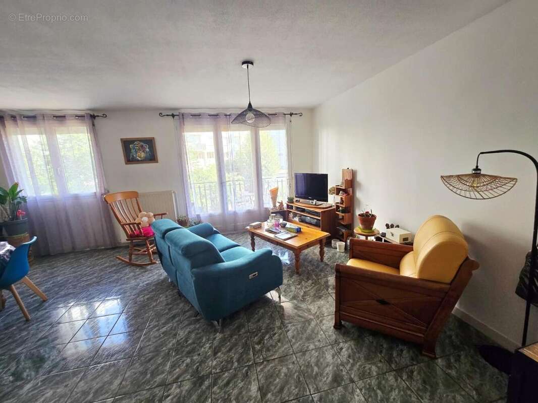 Appartement 75 m² à Saint-Etienne  - photo 2