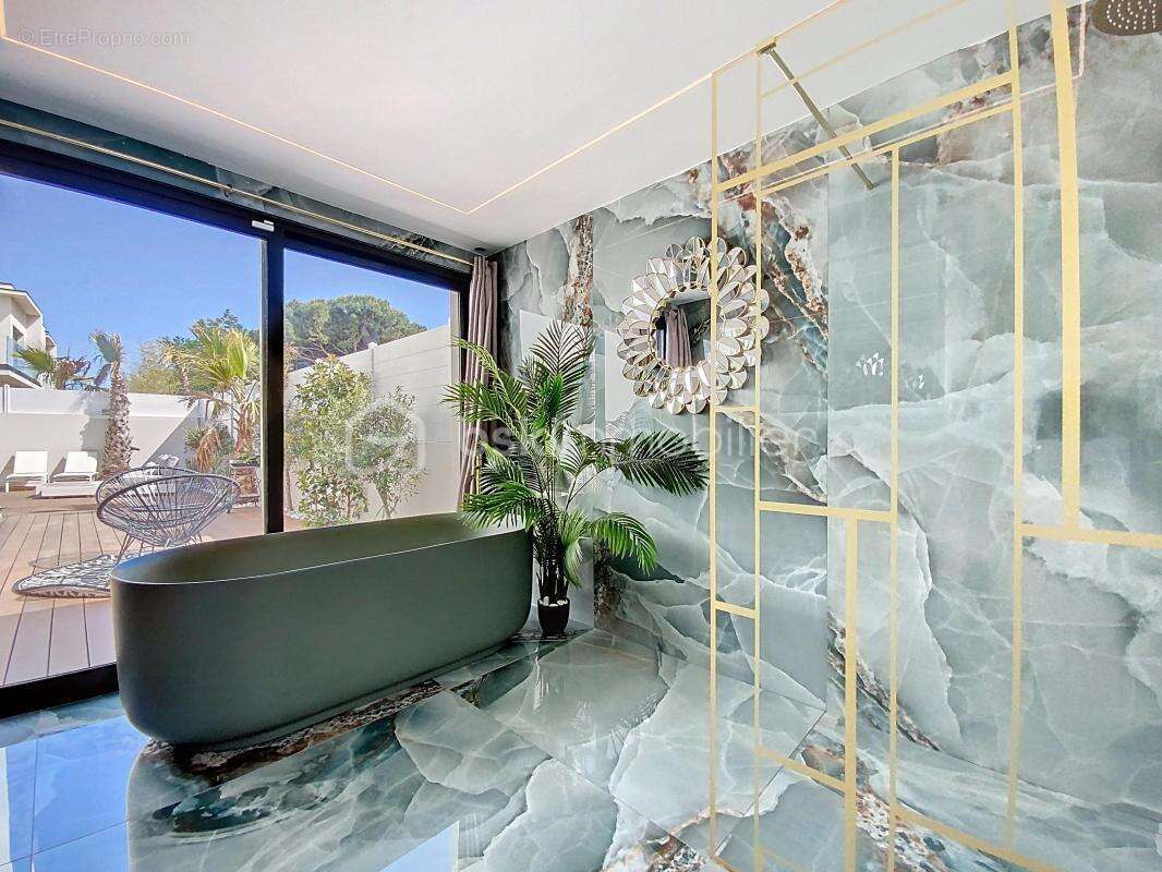 Villa contemporaine - grau d agde - piscine chauffee  et garage - - photo 6