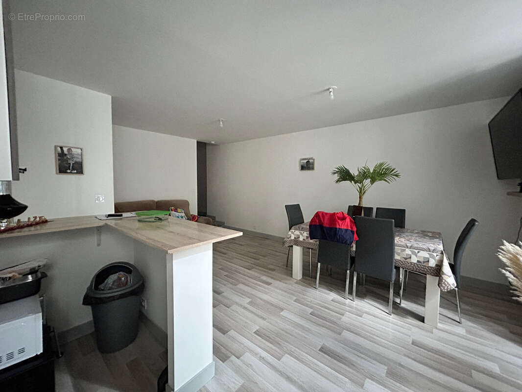Appartement à BARBEZIEUX-SAINT-HILAIRE