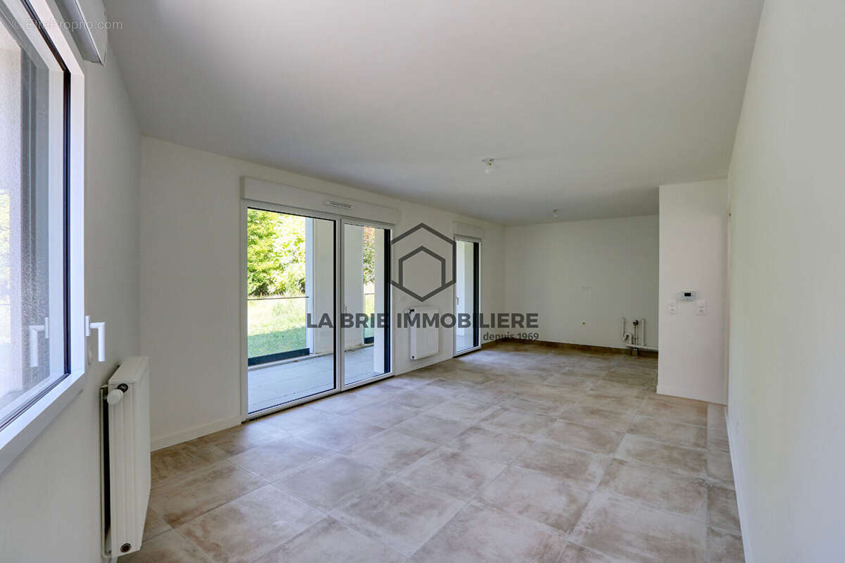 Appartement à DAMMARIE-LES-LYS