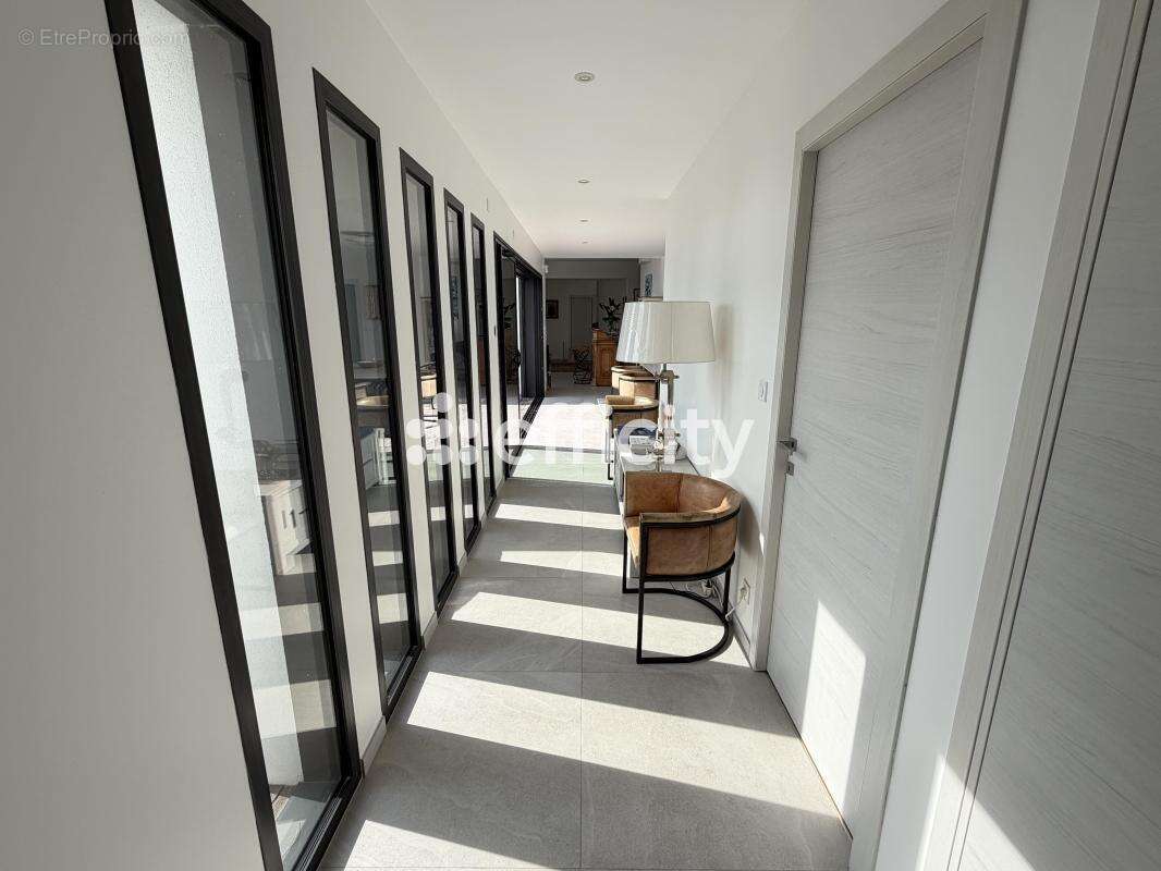 Maison 202 m² à Meschers-Sur-Gironde  - photo 12