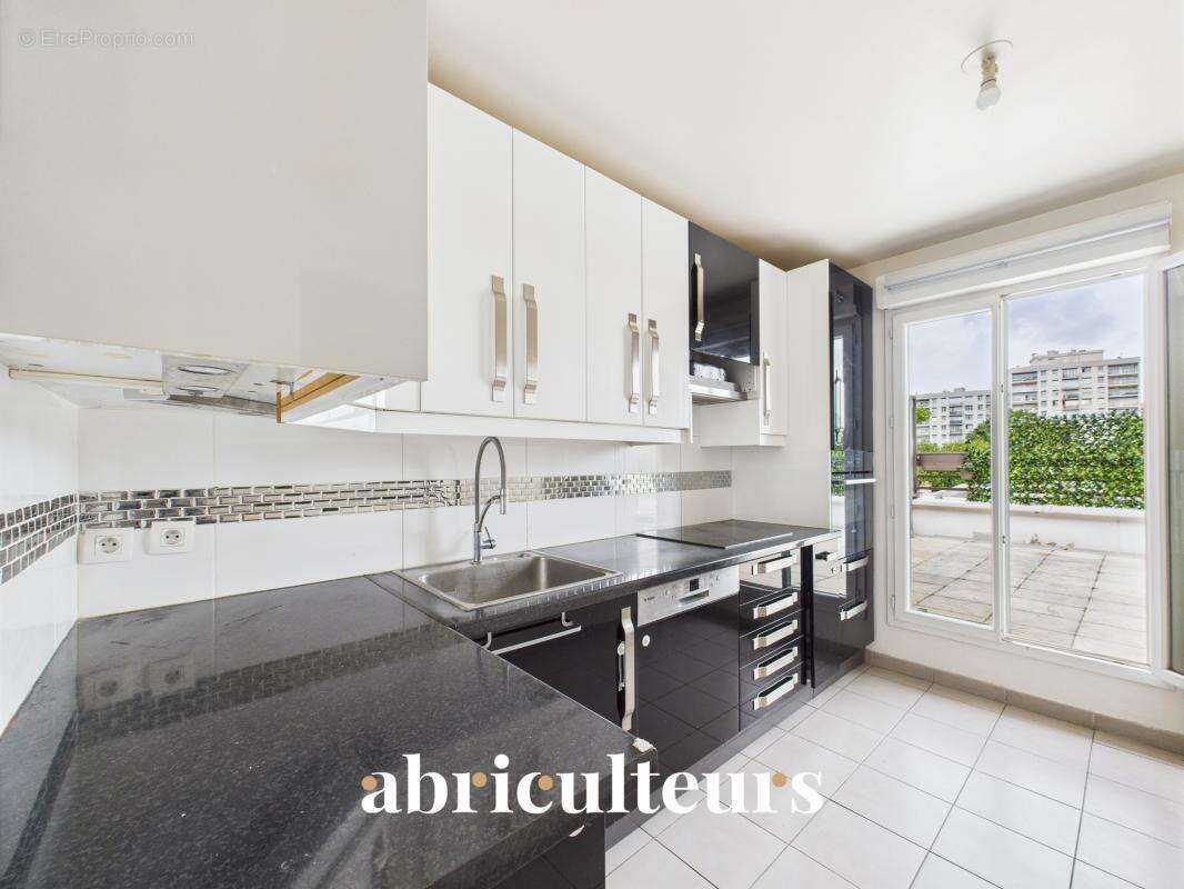 Splendide Appartement de 128.0 m² dans une résidence récente et sécurisée en vente à Villeneuve-la-Garenne  (92390) - photo 6