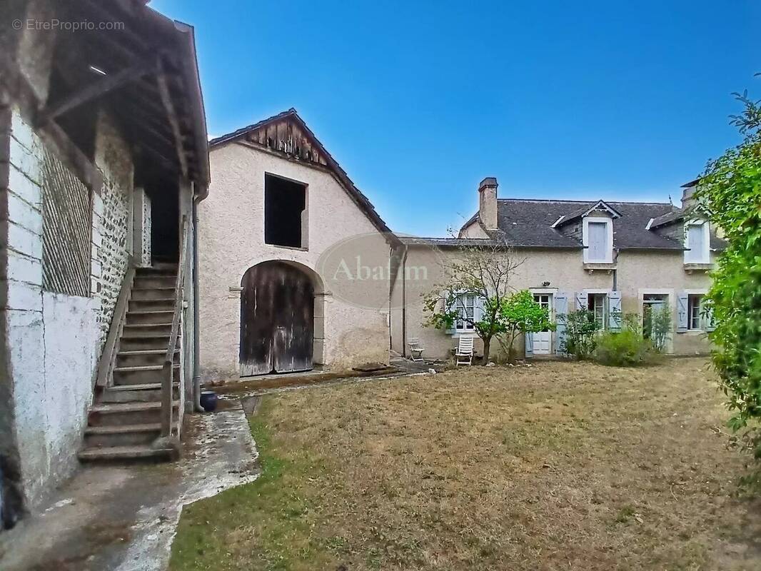 Maison à ARTIGUELOUVE