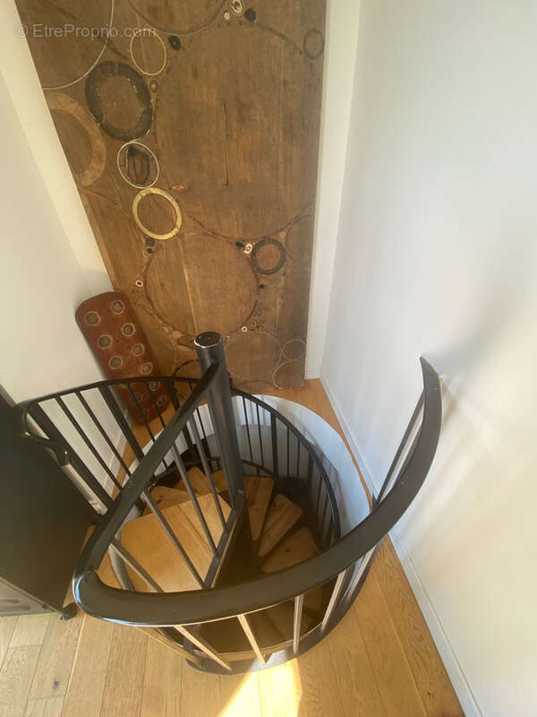Maison 340 m² à Nimes  - photo 8