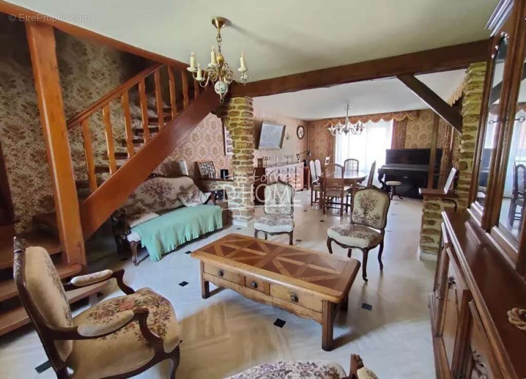 Maison à BERNAY-VILBERT