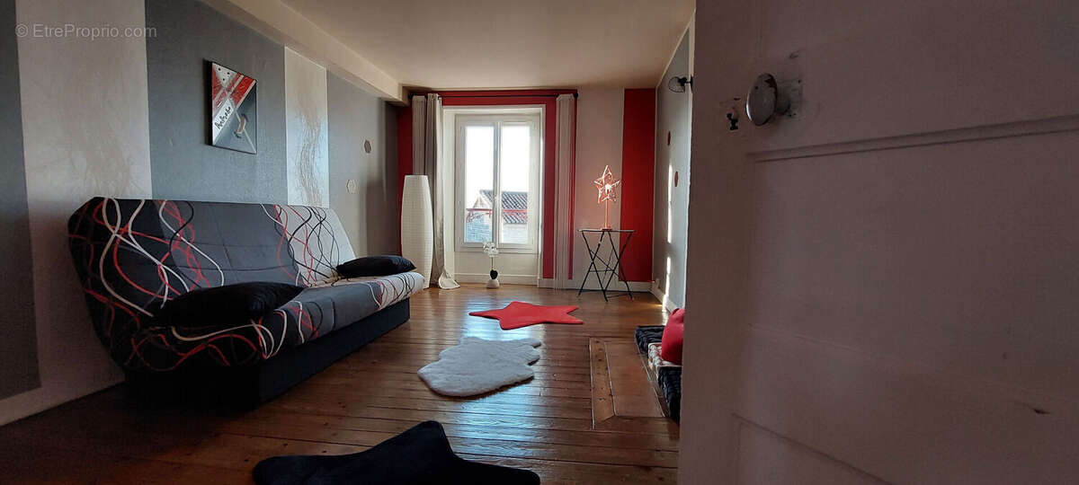 Maison à MONTS-SUR-GUESNES