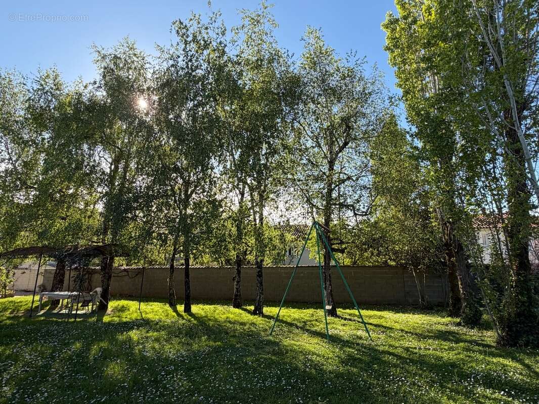 Maison à vendre 7 pièces NIORT (79) 4 chambres parcelle 1992 m² - piscine chauffée - photo 5