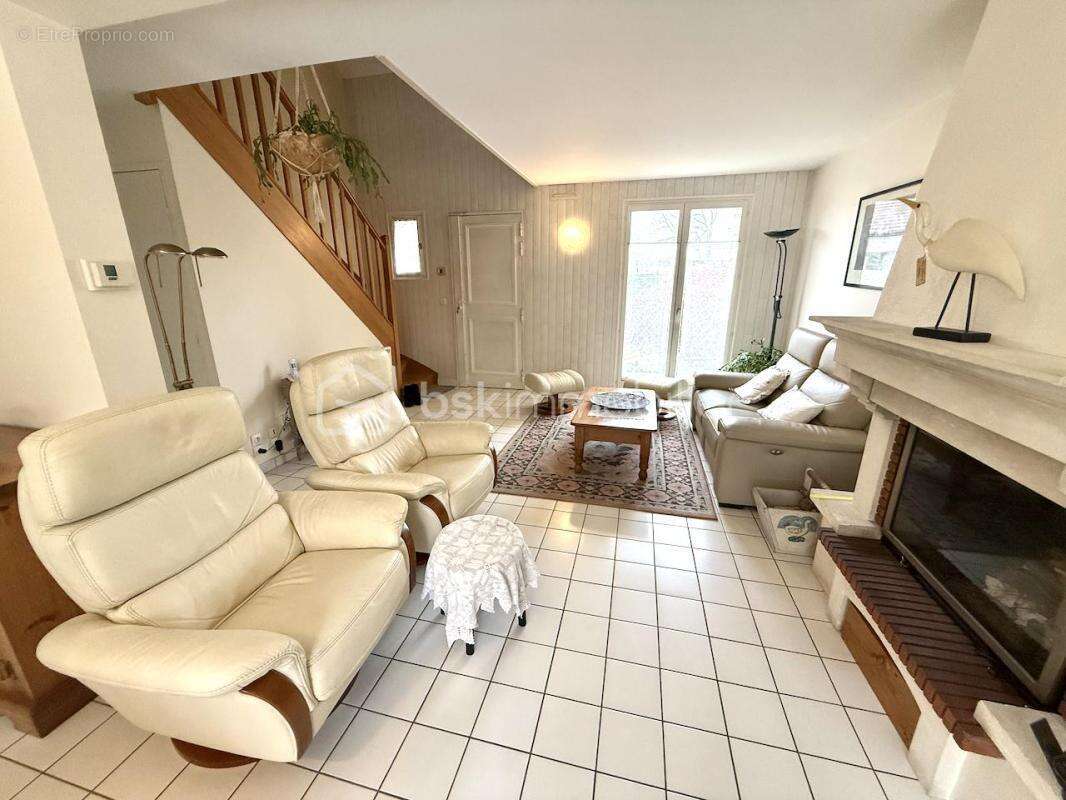 Maison à VILLIERS-SUR-ORGE