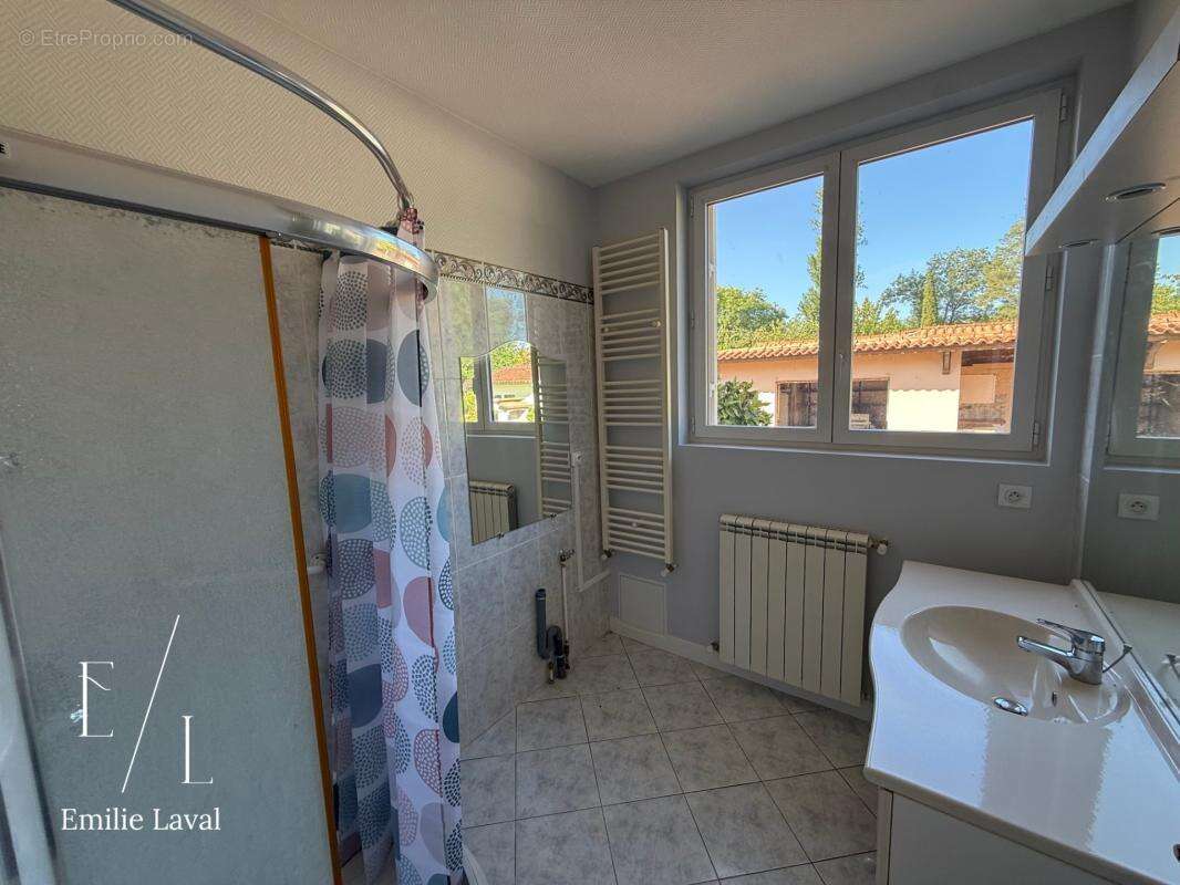 Maison avec dépendance, cave à vin et terrain clos de 1 737 m² à Pineuilh (33) - photo 12