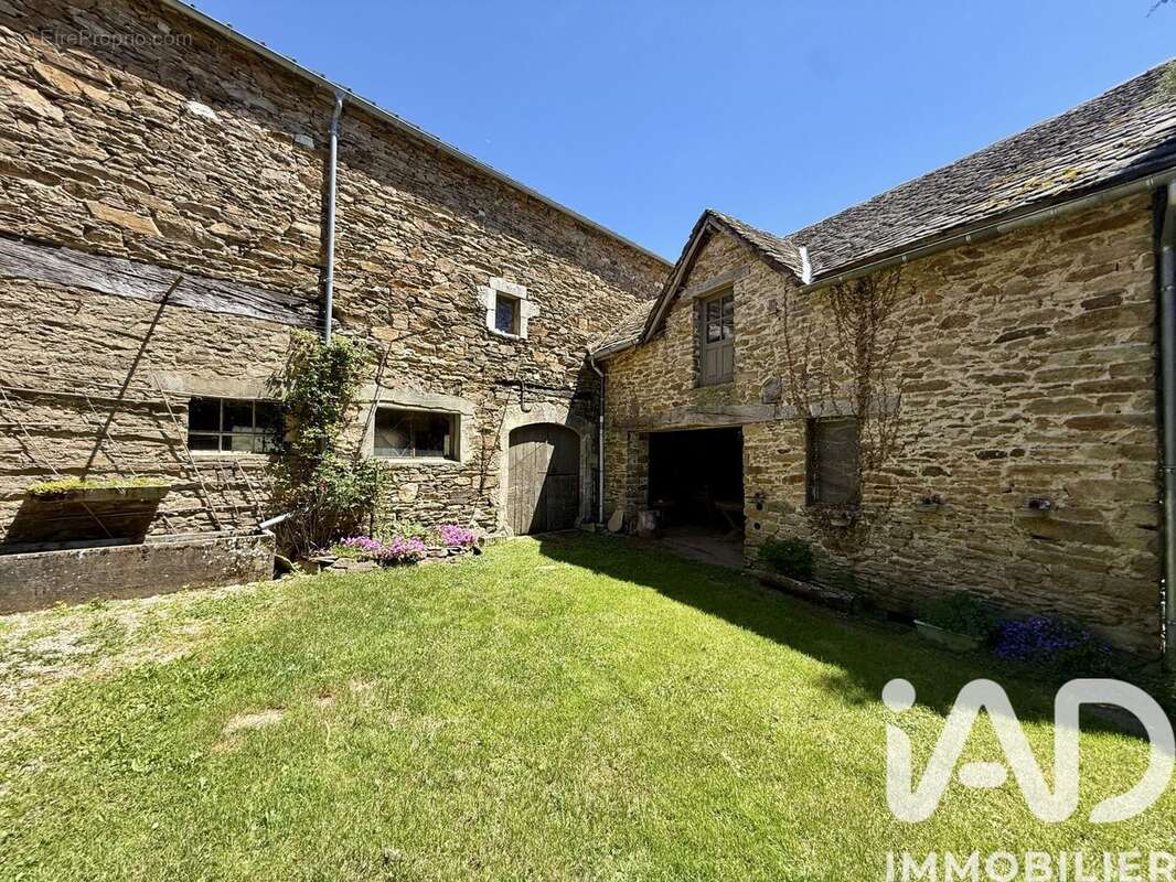 Maison 166 m² à Quins  - photo 3