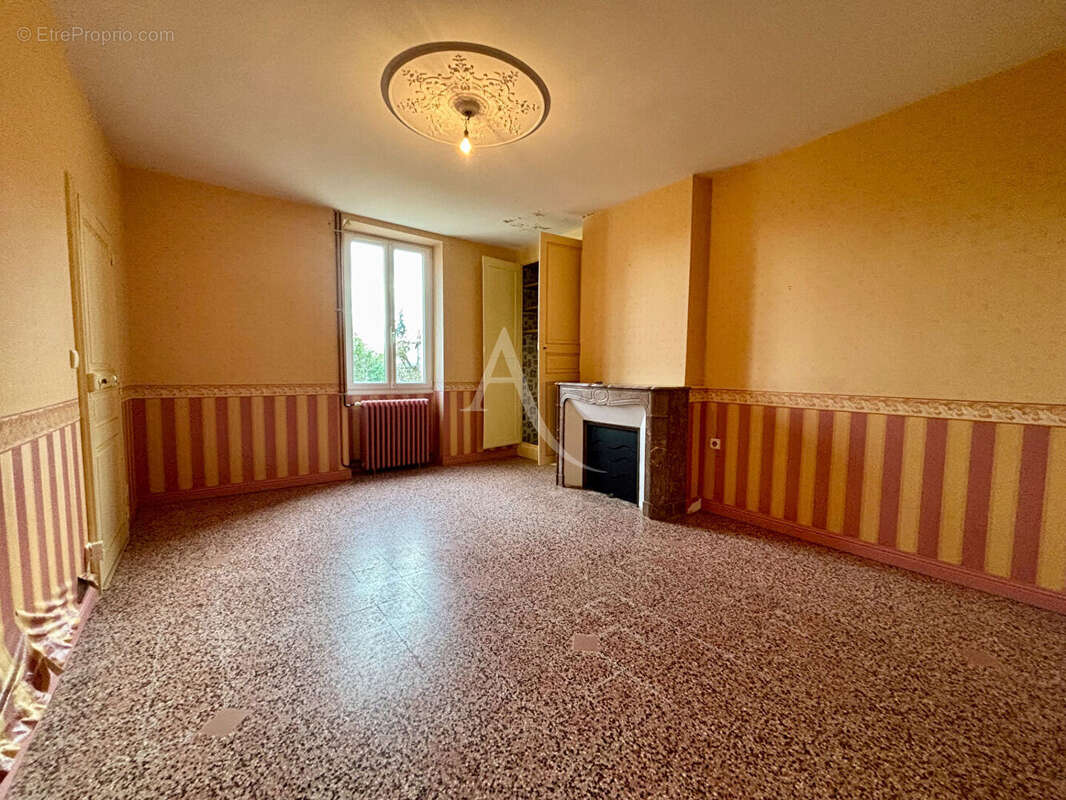 Maison à CONTRES
