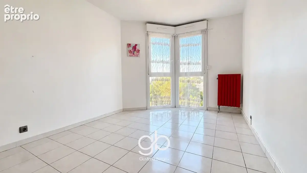 Rare dernier étage lumineux - 4 pièces de 100 m2 avec terrasse, parking et services - photo 6