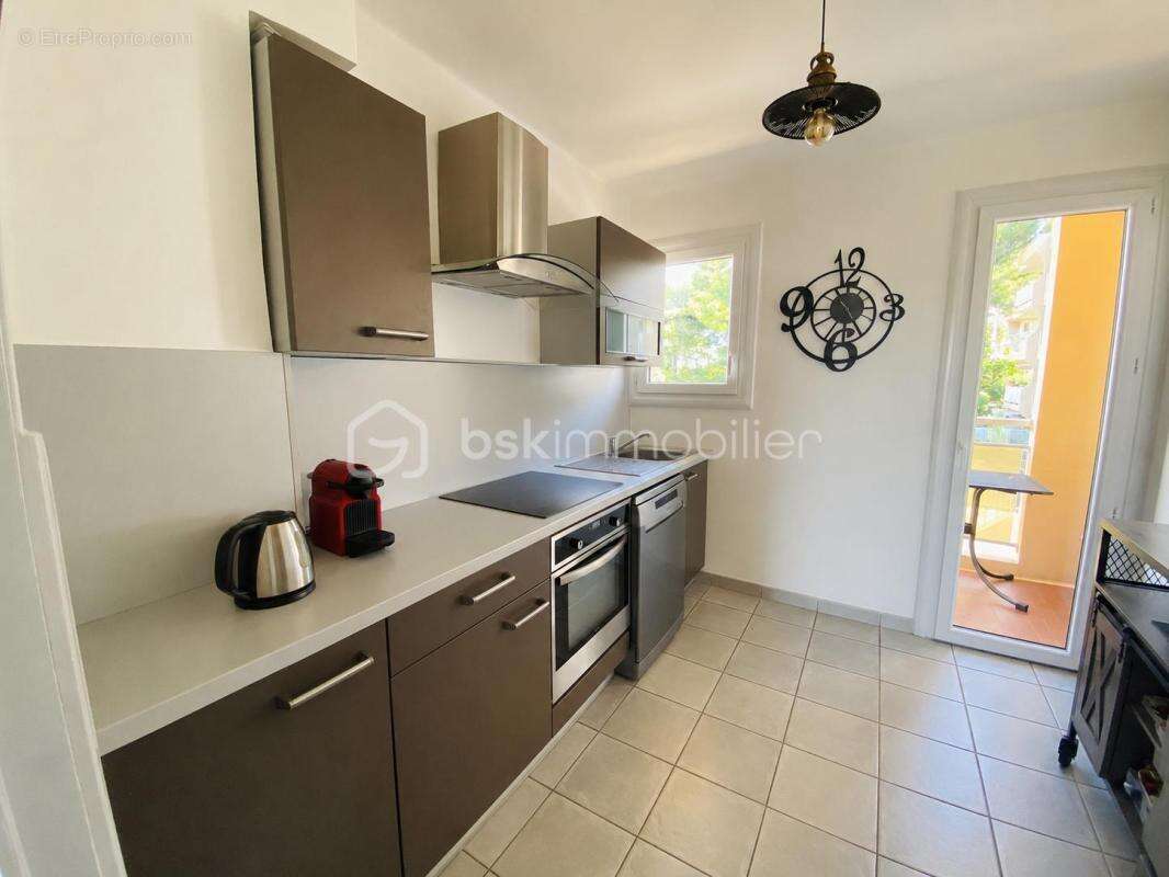Appartement à SIX-FOURS-LES-PLAGES