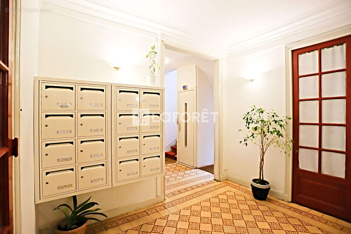 Appartement à PARIS-14E